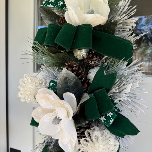 SOLD LOCALLY. Winter Magnolia Swag/Centerpiece/Door Hanger - Picture 15 of 16